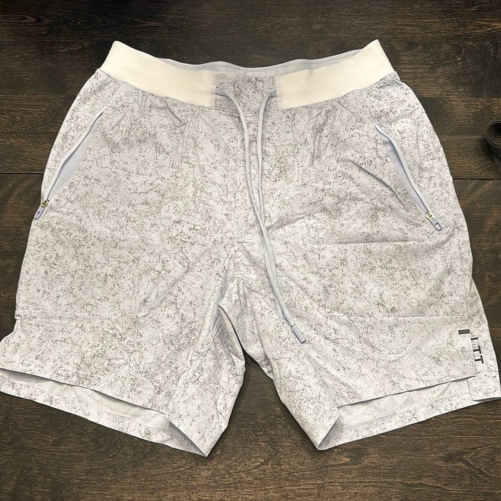 Lululemon licensed to train short 7” inch inseam, linerless, baby blue marbled